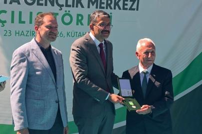 Yeşilay Onursal Başkanı Nuri Çetin: "Gençliğe yapılan yatırım geleceğe yapılan yatırımdır"
