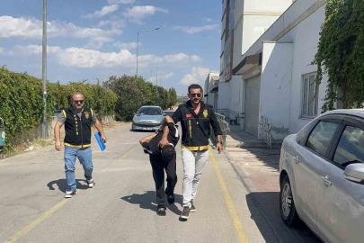 Adana’da 3 kişiyi öldüren katil zanlısı adliyeye sevk edildi