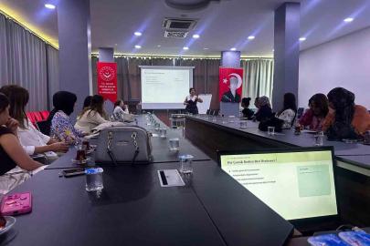 Adana’da çocuk kuruluşu personeline etkili iletişim eğitimi