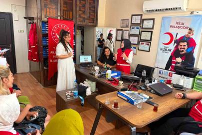 Adana’da Kızılay personeline yönelik farkındalık eğitimi