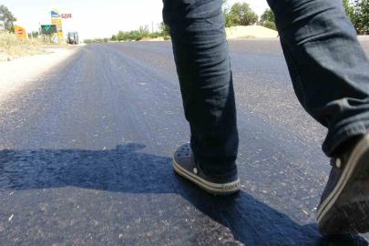 Adıyaman’da sıcak hava asfaltı eritti
