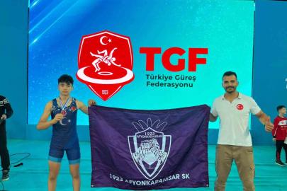 Afyonkarahisarlı güreşçi’den büyük başarı