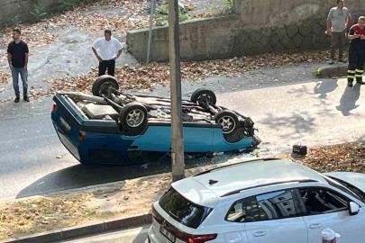 Ağaca çarpan otomobil ters döndü