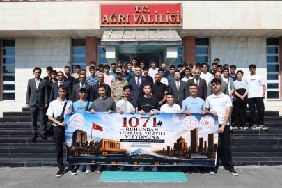 Ağrı’dan tarih ve değerler yolculuğuna ilk öğrenci kafilesi uğurlandı