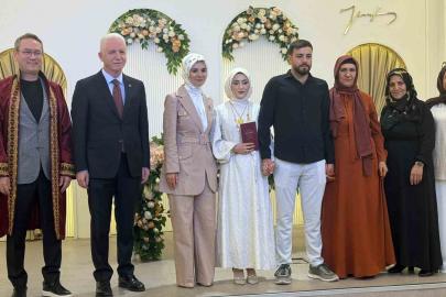 Aile ve Sosyal Hizmetler Bakanı Göktaş, evlilik kredisi desteğinden faydalanan çiftin nikah şahidi oldu