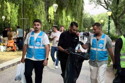 AK Gençlerin Kanlıkavak’ta temizlik mesaisi