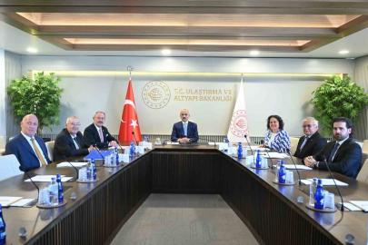 AK Partili başkanlar, Ulaştırma ve Altyapı Bakanı Uraloğlu ile görüşüldü