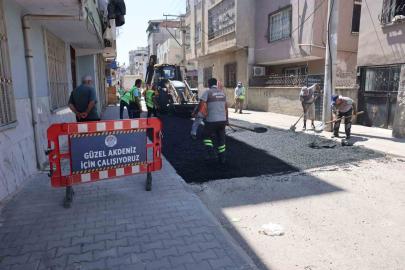 Akdeniz’de yol ve kaldırım çalışmaları aralıksız sürüyor