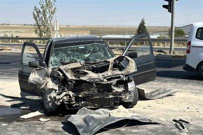 Aksaray’da otomobil vince arkadan çarptı: 3 yaralı