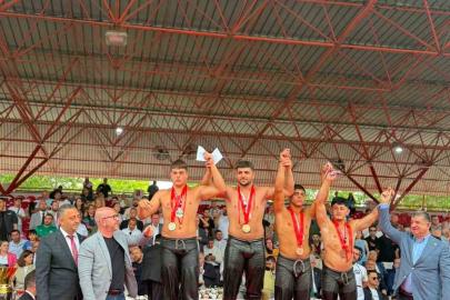 Aktaş, Tarihi Kırkpınar Yağlı Güreşleri’nde şampiyon oldu