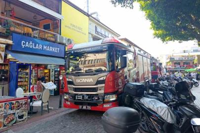 Alanya’da restoran bacasında çıkan duman paniğe neden oldu