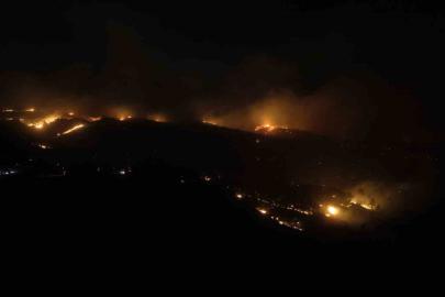 Alanya’daki orman yangınına gece saatlerinde müdahale sürüyor