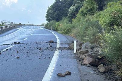 Alaplı-Akçakoca yolunda heyelan ulaşımı aksattı