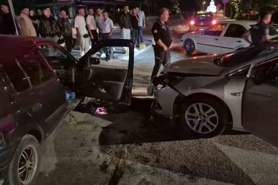 Alkollü sürücü, fark etmediği beton refüjü aşıp kaza yaptı: "Ben orayı düz sandım"