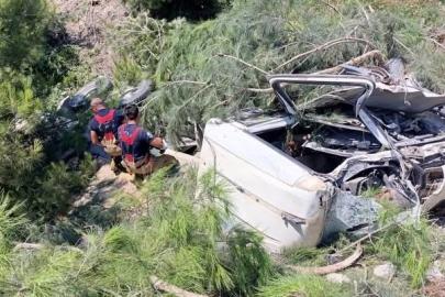 Antakya’da hurdaya dönen kamyonun sürücüsü yaralandı