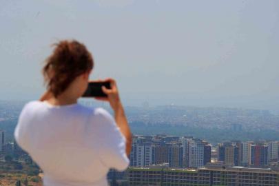 Antalya’da nem yüzde 86’lara ulaştı, kentin üzeri nem bulutları ile kaplandı