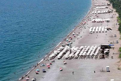 Antalya’da termometreler 38 dereceyi gösterdi, sahiller doldu