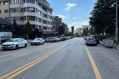 Aracının kontrolünü kaybeden sürücü 7 otomobile çarptı