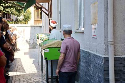 Ardahan’daki feci kazada hayatını kaybeden 4 kişi Artvin’de toprağa verildi