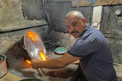 Ata mesleği kalaycılığı 26 yıldır sürdürüyor