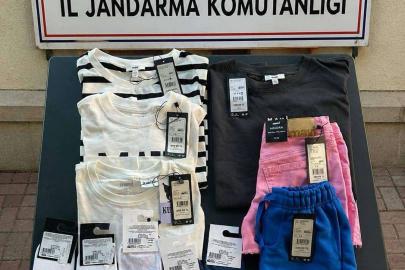 AVM’deki mağazadan kıyafet çalan kadın jandarmaya takıldı