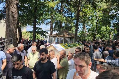 Aynı motosiklette can veren anne-baba gözyaşlarıyla uğurlandı