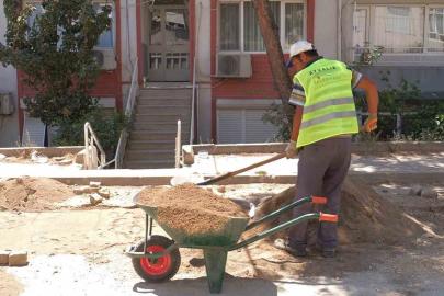 Ayvalık’ta yol bakım ve onarım çalışmaları aralıksız sürüyor