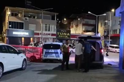Babasını darp eden ağabeyini bıçaklandı