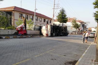 Balya’da akaryakıt dolu tanker devrildi