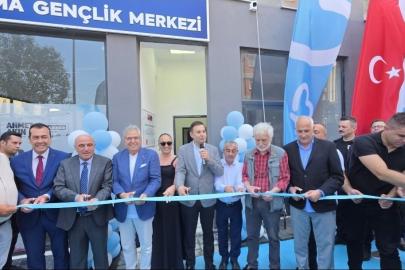 Bandırma’da gençlik merkezi hizmete açıldı