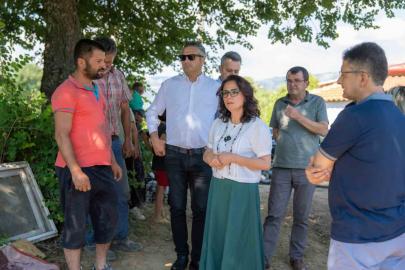 Başkan Köksal Aras yangında evleri zarar gören aileyi ziyaret etti
