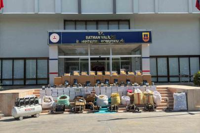 Batman’da kaçakçılık operasyonunda binlerce kaçak ürün ele geçirildi