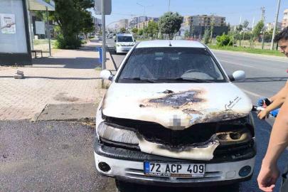 Batman’da yanan otomobil itfaiye ekiplerince söndürüldü