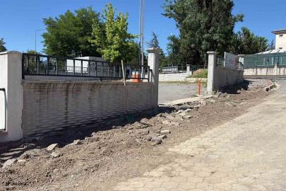 Belediye Başkanının Tapu Müdürlüğünde tartıştıktan sonra gelen kepçeler "planlı çalışma" olarak açıklandı