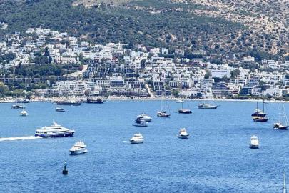 Bodrum turizmde gücünü korudu: İlk 6 ayda 416 bin yabancı turist, Temmuz’da nüfus 800 bine dayandı