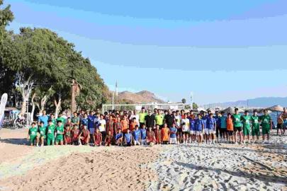 Bodrum’da 1. Günbatımı Çocuk Plaj Futbol Şenliği başladı
