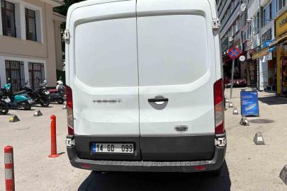 Bolu’da geri manevra yapan panelvan yaşlı kadına çarptı