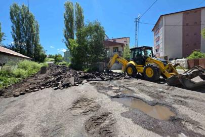 Bozulan Asfalt yollar baştan sona yenileniyor