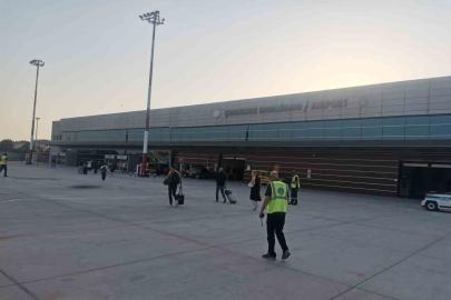Brüksel’den gelen yolcu uçağı Çanakkale Havalimanı’na iniş yaptı