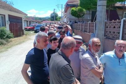 Bu kuyruğun nedeni imece usulü hazırlanan aşure