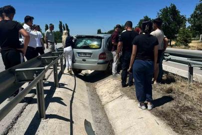 Burdur’da otomobil refüje çıktı: 6 yaralı