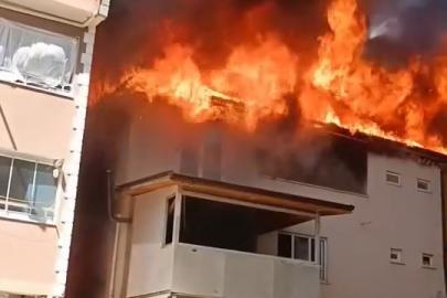 Bursa’da 3 katlı binanın çatısı alevlere teslim oldu