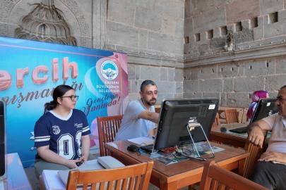 Büyükşehir’in ücretsiz LGS tercih danışmanlığına yoğun ilgi: Veli ve öğrencilerden tam not