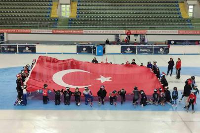 Buzda 15 Temmuz için anlamlı tören