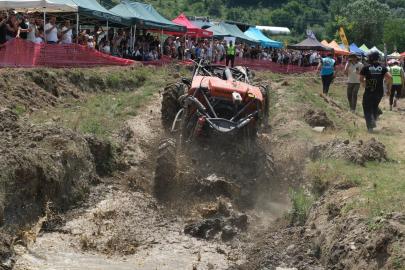 Çamur ve adrenalin Yenice’de buluştu: Off-Road tutkunları nefes kesti