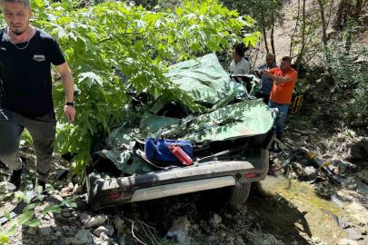 Çanakkale’de dere yatağına uçan araçtaki 2 kişi hayatını kaybetti