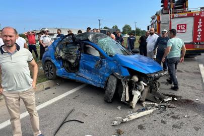 Çekici ile çarpışan otomobil hurdaya döndü: 1 yaralı