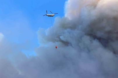 Çine orman yangınına 4 helikopter 2 uçak havadan müdahale ediyor