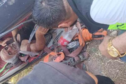 Diyarbakır’da çekici devrildi, sürücü yaralandı
