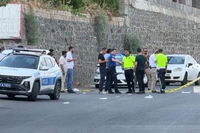 Diyarbakır’da seyir halindeki araca silahlı saldırı: 1 ağır yaralı